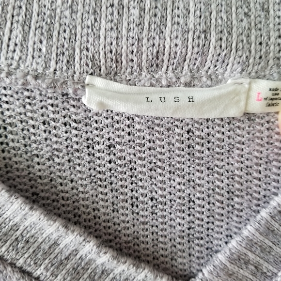Nordstrom Lush V-Neck Twist Pullover Sweater - Picture 2 of 4
